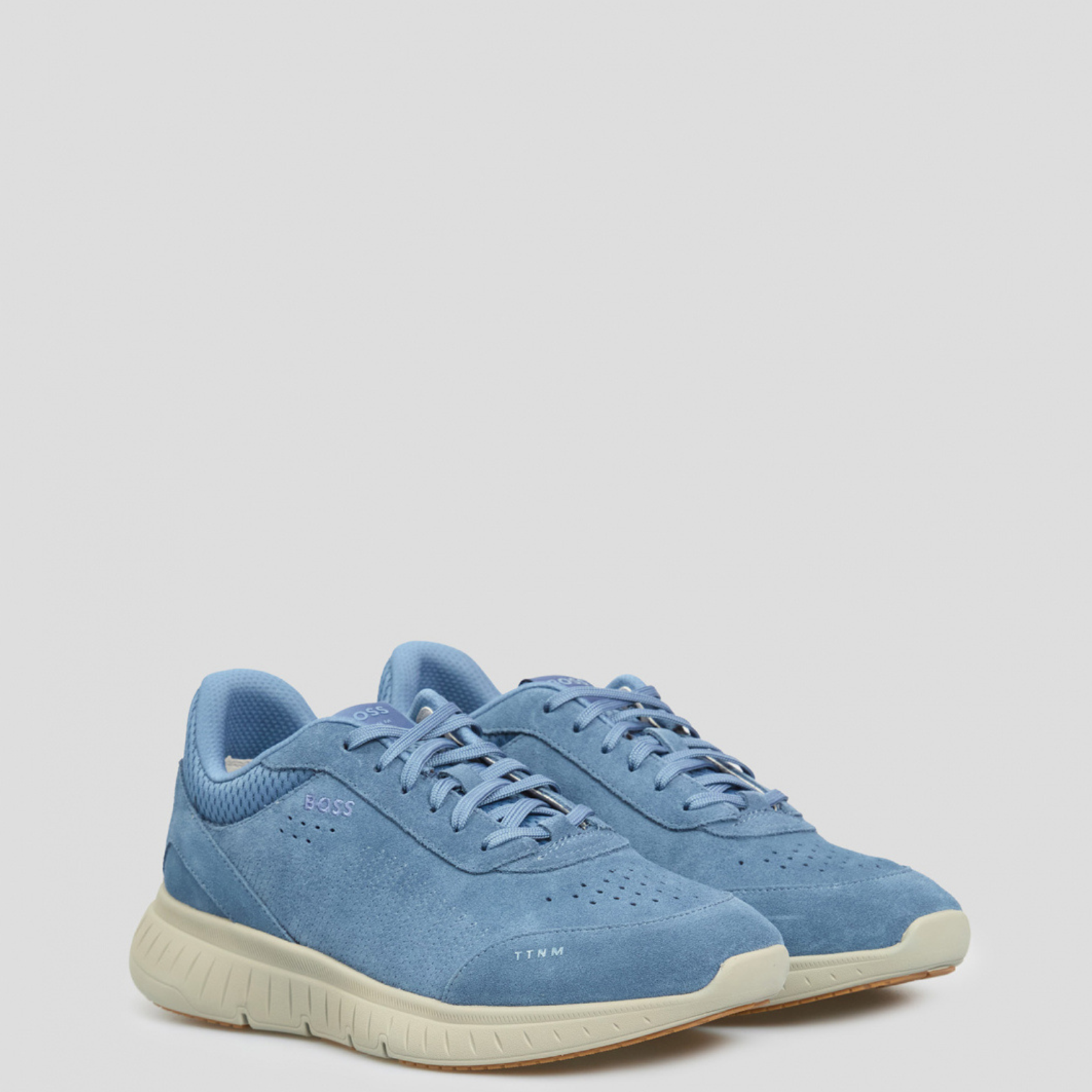 BOSS Titanium Run Trainer